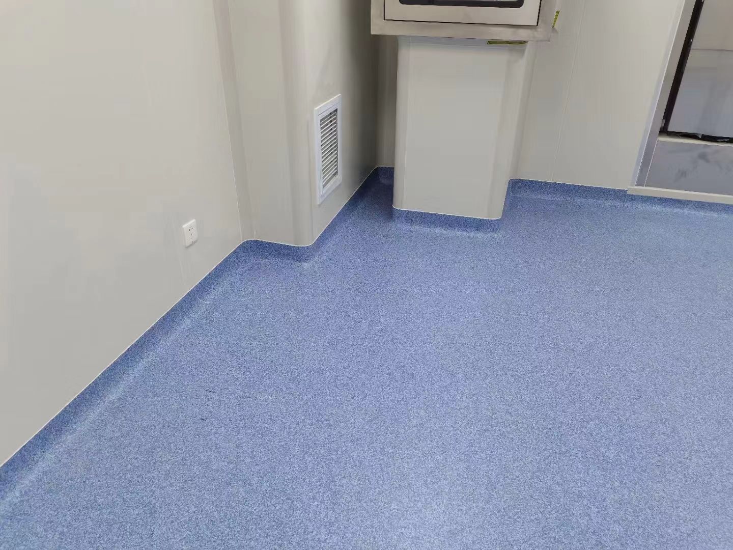 PVC地面材料的養護