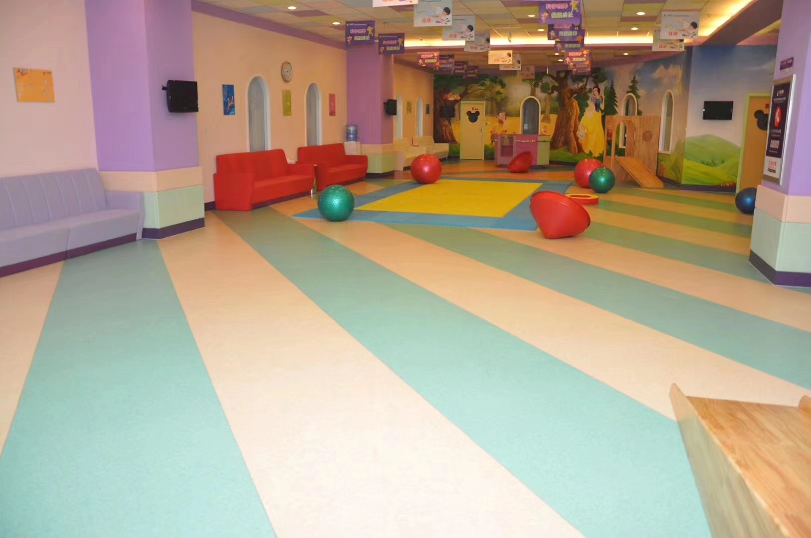 PVC地板施工難點工藝控制